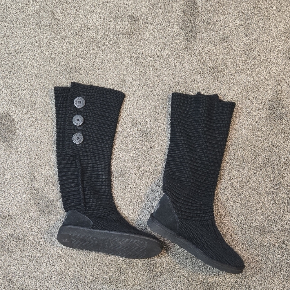 UGG Australia Women 5819 Black Knit Sweater Buttons Boots Shoes Sz 7